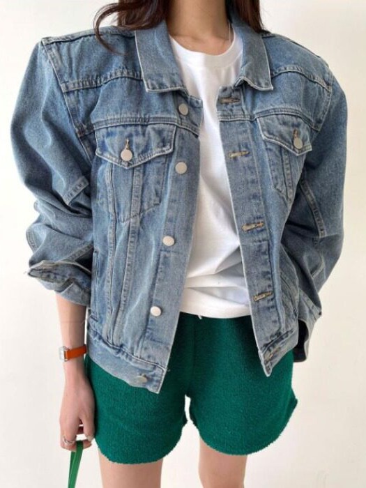Classic Never Outdated Hong Ko - Street Fashion Hong Kong recension och pris