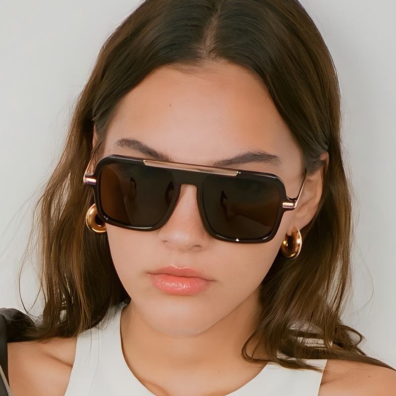 Luxury Brand Square Sunglasses - Street Fashion Photoshoot recension och pris