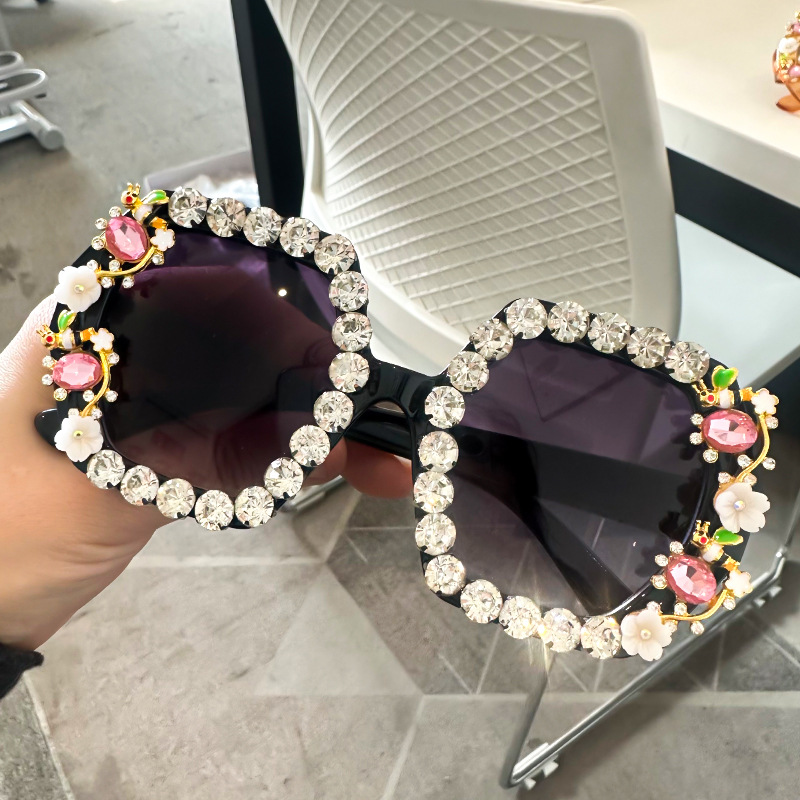 Large Frame Sunglasses Women's - Street Fashion Photoshoot recension och pris